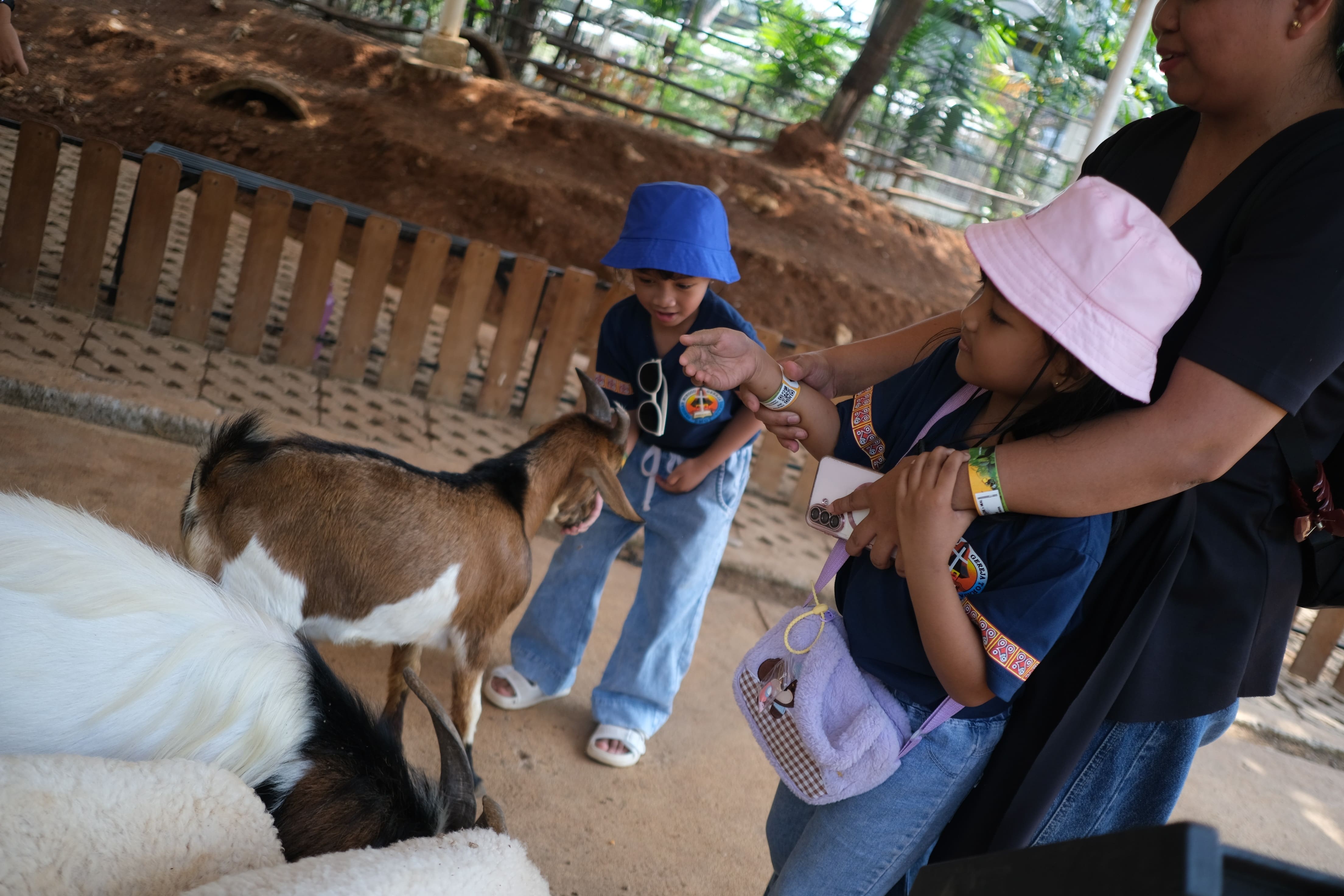 Dokumentasi Ibadah Padang & Field Trip SMGT Bintaro